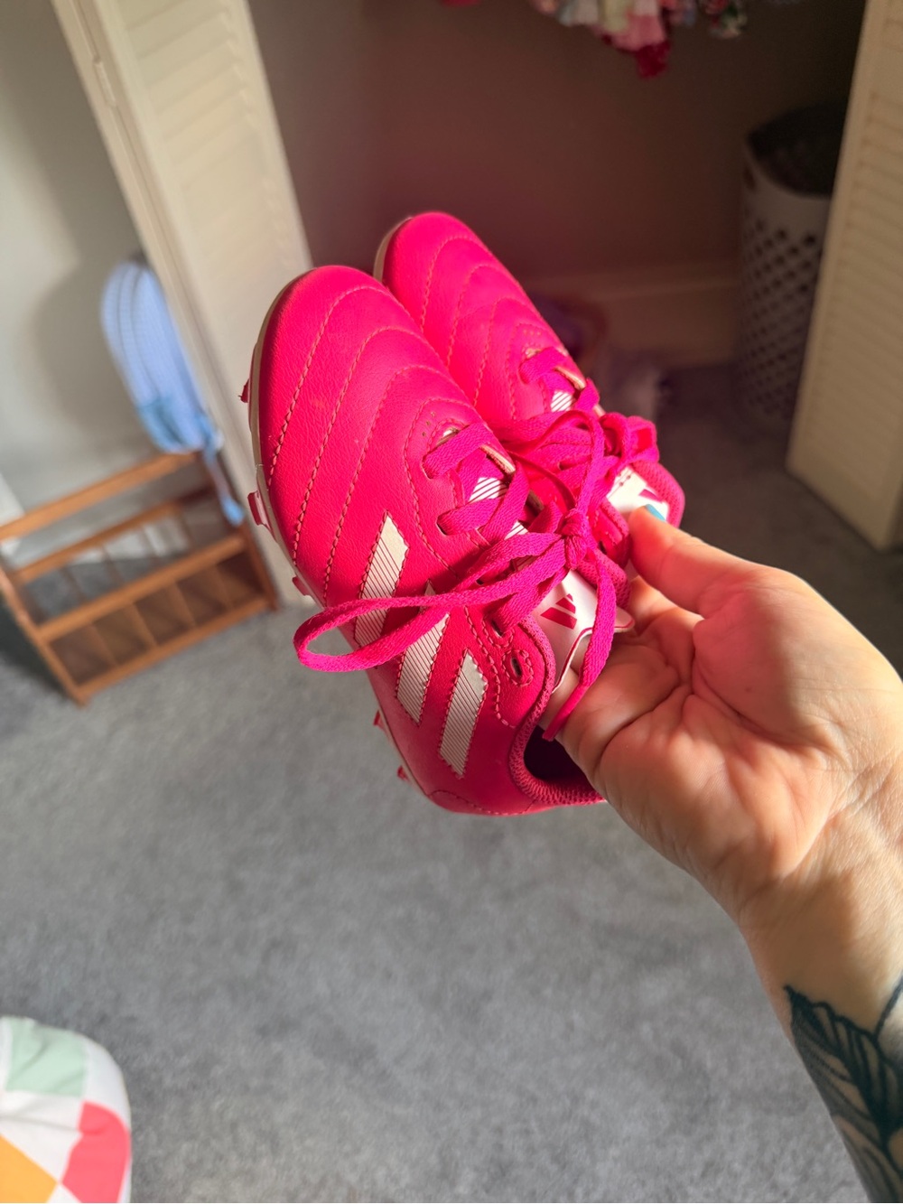 VGUC adidas Youth Pink Soccer Cleats with White Three Stripes